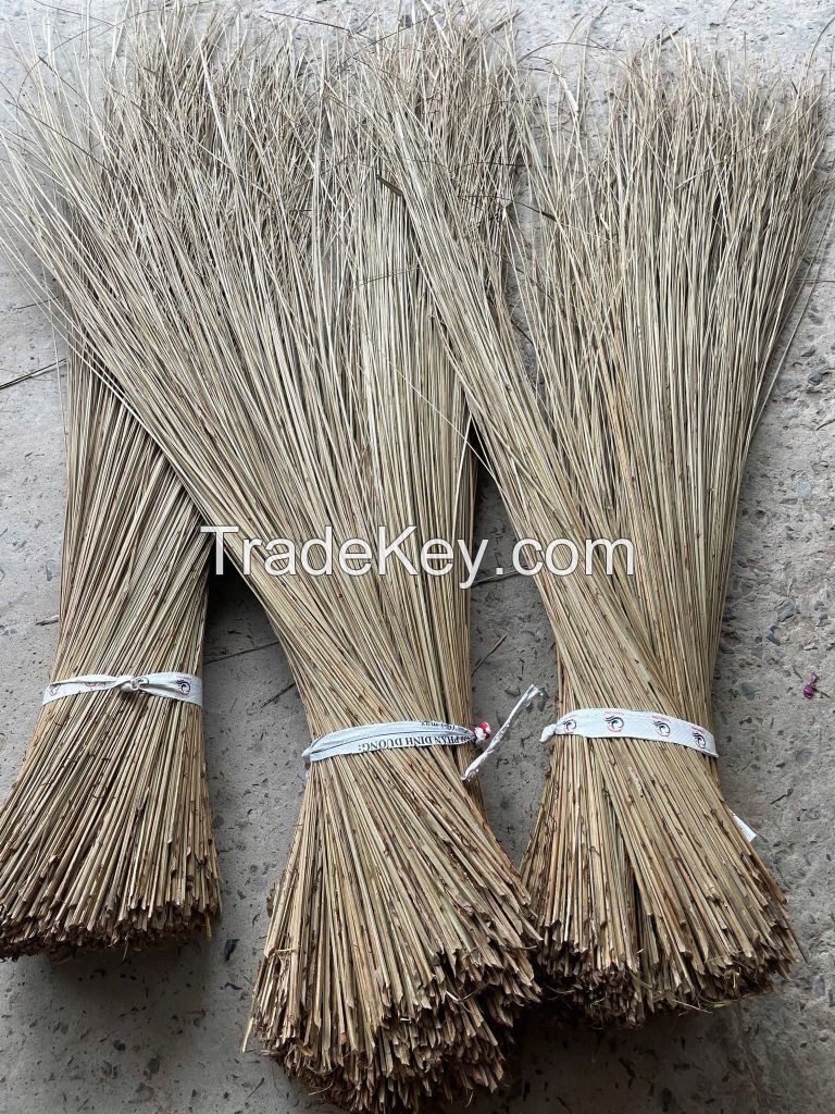 HANDMADE COCONUT BROOM STICK / TRADITIONAL VIETNAMESE CRAFT / MADE IN VIETNAM