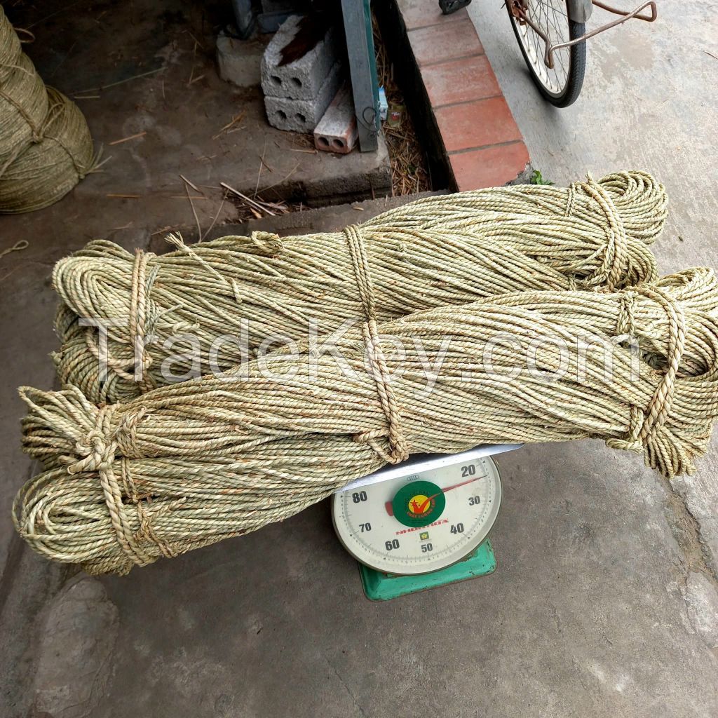 ECO-FRIENDLY TWISTED SEAGRASS / IDEAL FOR BASKETS AND DIY PROJECTS / MADE IN VIETNAM