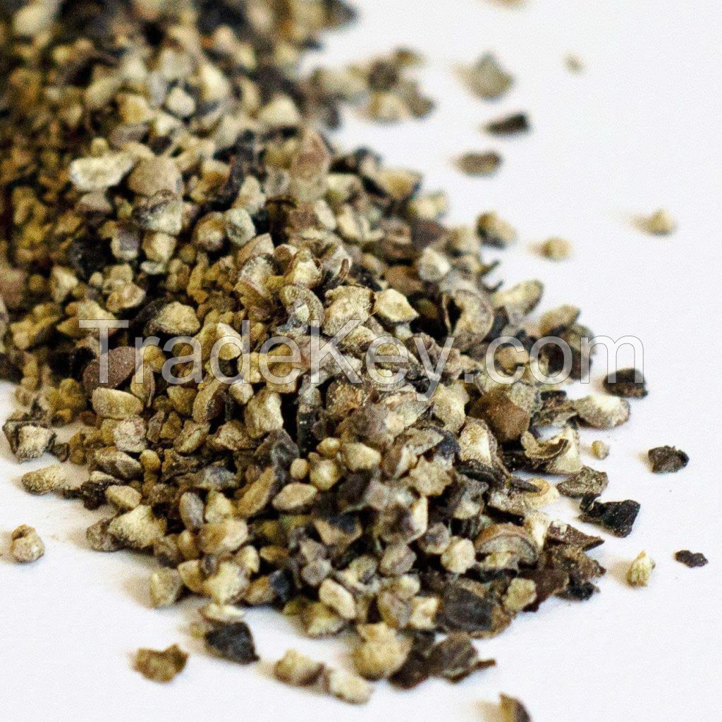 PREMIUM BLACK PEPPER CRACKED / BOLD AND AROMATIC / MADE IN VIETNAM