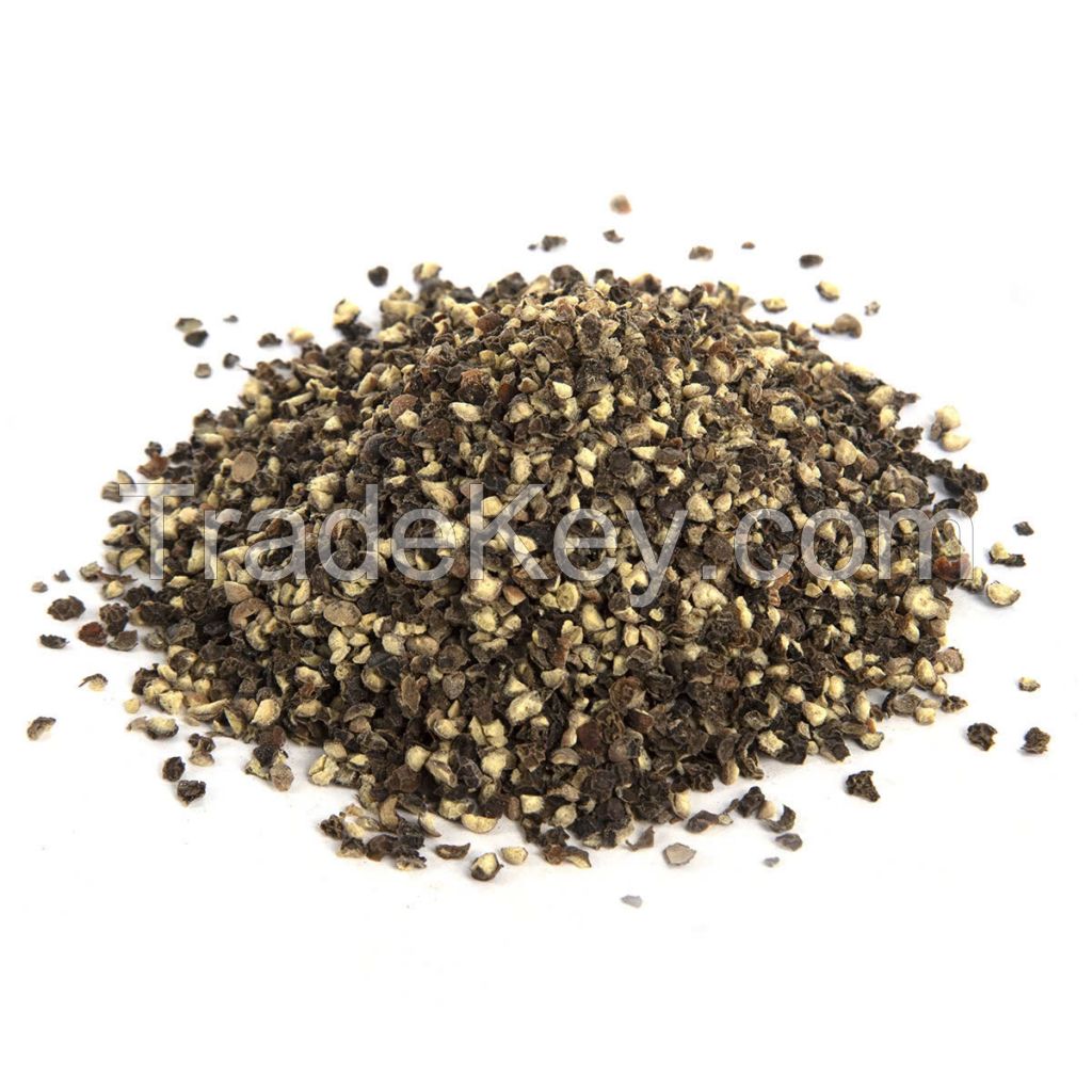 VIETNAM BLACK PEPPER WHOLE / CLASSIC AND PEPPERY / SUN-DRIED IN VIETNAM