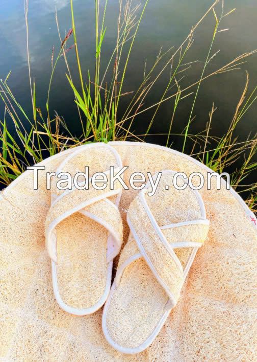 ECO LOOFAH HOUSE SLIPPERS / BREATHABLE AND SOOTHING / MADE IN VIETNAM