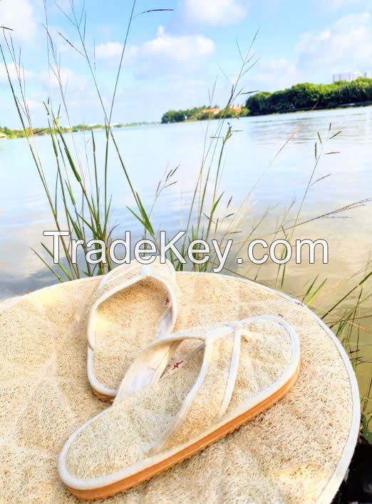 ECO LOOFAH HOUSE SLIPPERS / BREATHABLE AND SOOTHING / MADE IN VIETNAM