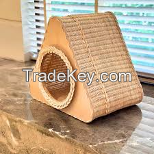 NATURAL RATTAN PET BED / HANDCRAFTED FOR COMFORT / MADE IN VIETNAM