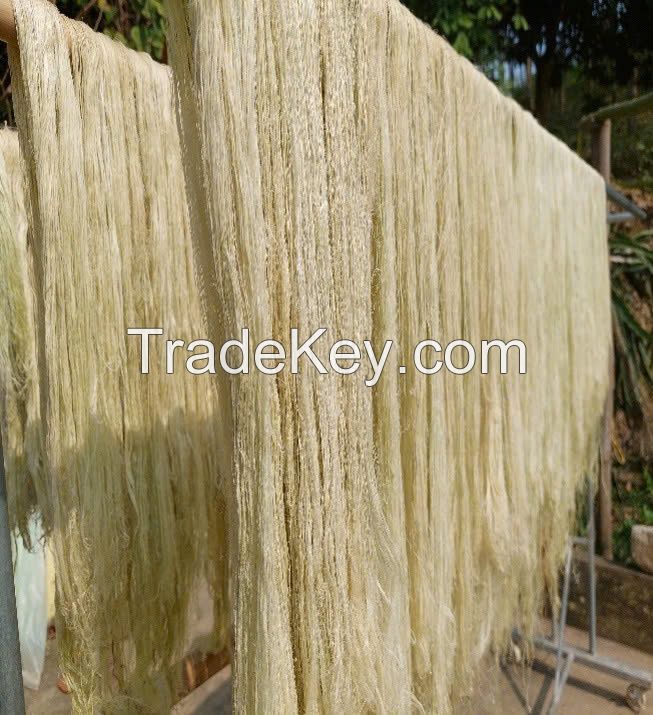 PINEAPPLE LEAF FIBER / IDEAL FOR TEXTILES AND CRAFTS / MADE IN VIETNAM