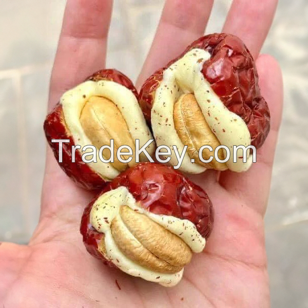 RED JUJUBE SWEET BITES WITH CASHEWS AND CAMEL MILK / CRUNCHY AND CREAMY / TOP VALUE