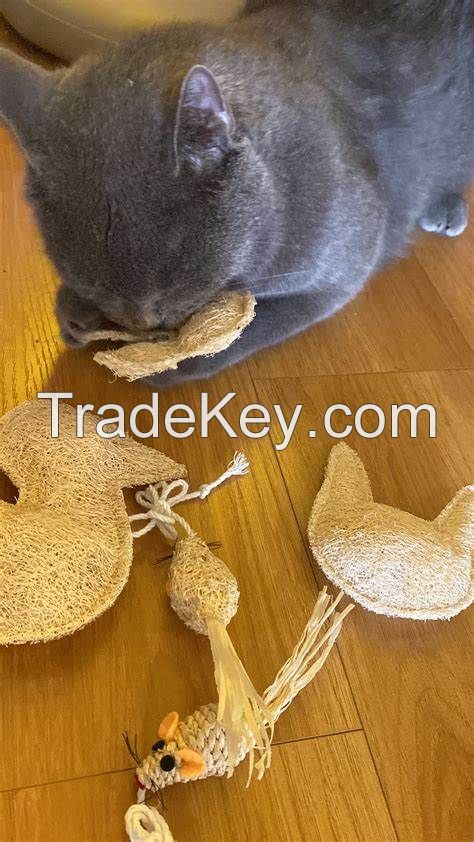 LOOFAH MOUSE PET TOY FOR CHEWING AND PLAY / SUSTAINABLE AND NATURAL / IDEAL FOR ACTIVE PETS / MADE WITH CARE IN VIETNAM