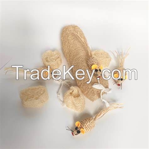 LOOFAH MOUSE CHEW TOY FOR PETS / DURABLE & SOFT / PET-SAFE DESIGN / HANDMADE IN VIETNAM