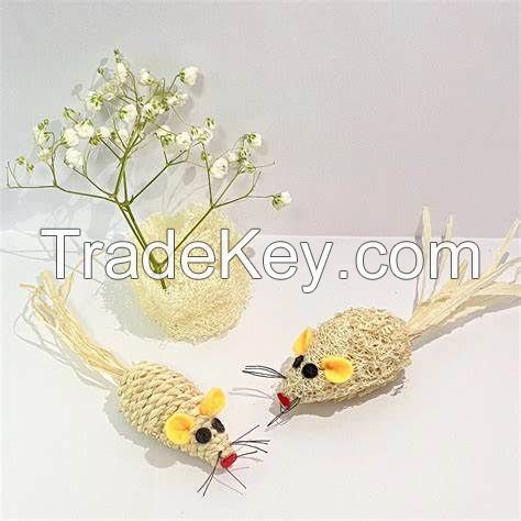 LOOFAH MOUSE CHEW TOY FOR PETS / DURABLE & SOFT / PET-SAFE DESIGN / HANDMADE IN VIETNAM