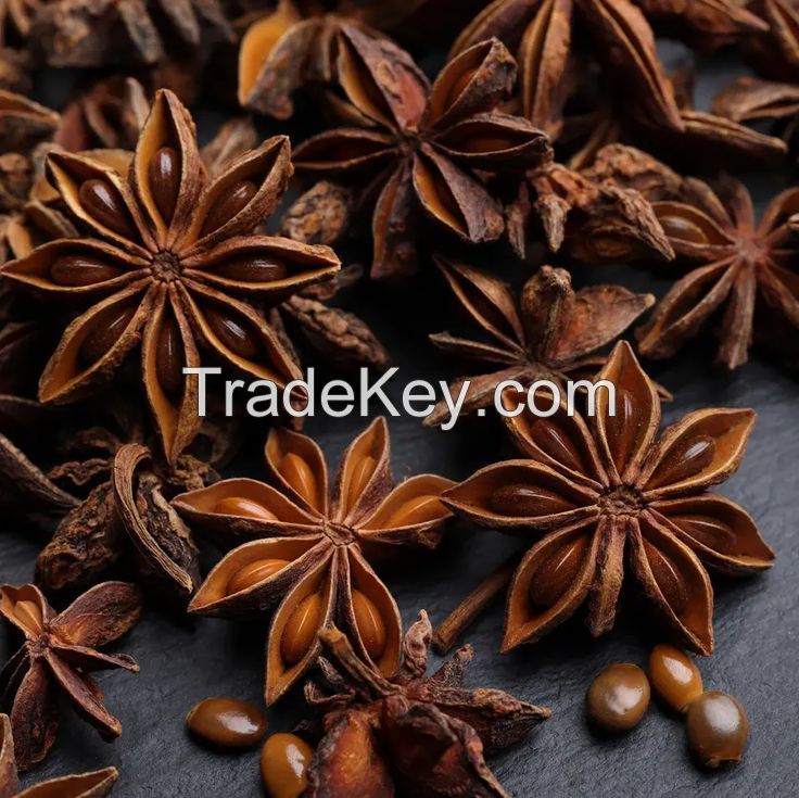 HAND-SELECTED STAR ANISE FOR THE PERFECT SPICE BLEND / NATURAL AND ORGANIC / HIGHLY VERSATILE / MADE IN VIETNAM