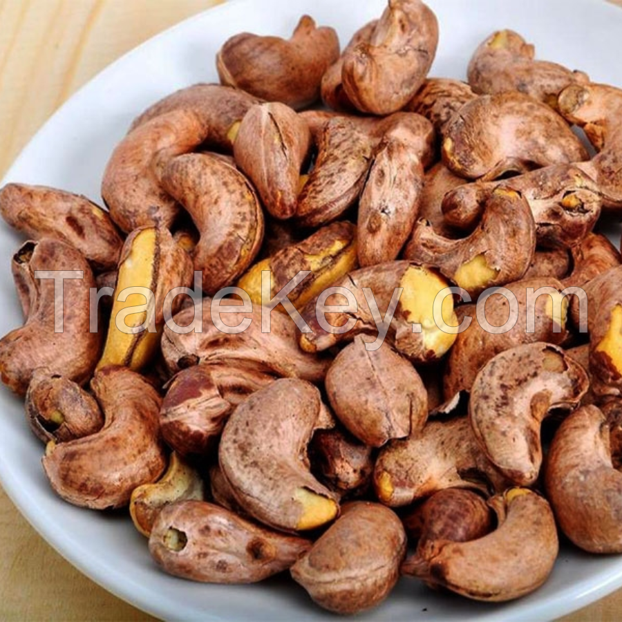 DELICIOUSLY FLAVORFUL SALTED ROASTED CASHEWS / PERFECT FOR SNACKING / FRESHLY ROASTED / MADE IN VIETNAM