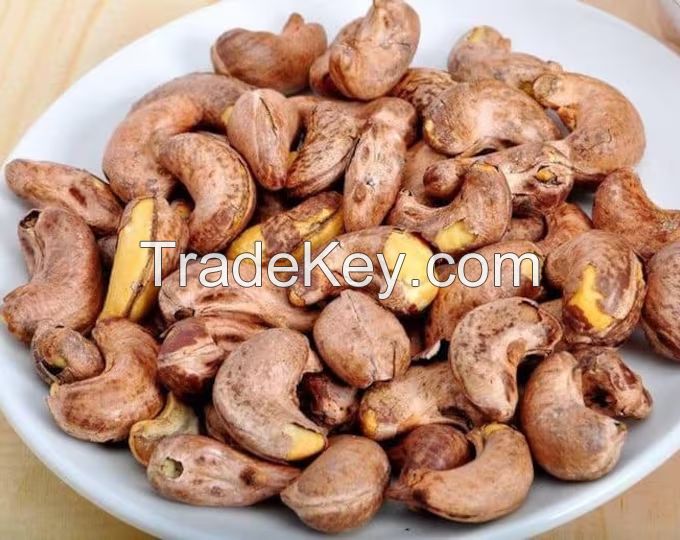 DELICIOUSLY CRUNCHY PREMIUM CASHEWS / HANDPICKED FLAVOR / AFFORDABLE VALUE / MADE IN VIETNAM