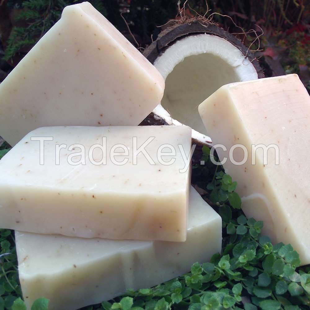 NATURALLY MOISTURIZING COCONUT OIL SOAP / ECO-CONSCIOUS CHOICE / MADE IN VIETNAM