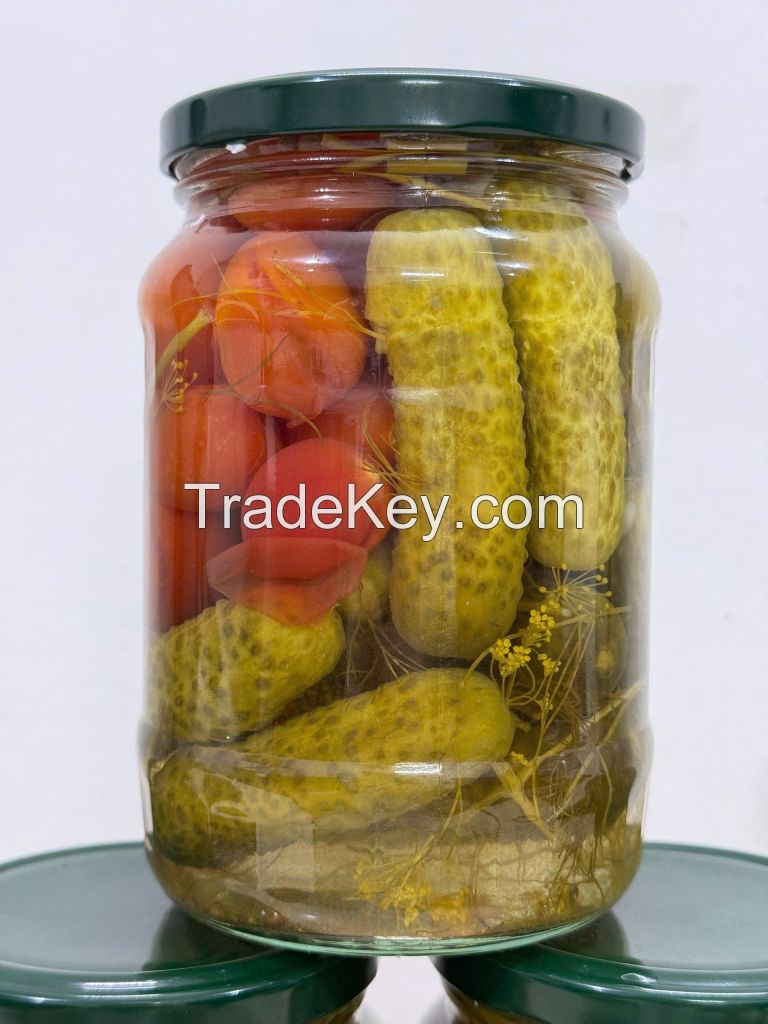 REFRESHINGLY ZESTY PICKLED VEGETABLE BLEND / LOCAL INGREDIENTS / MADE IN VIETNAM