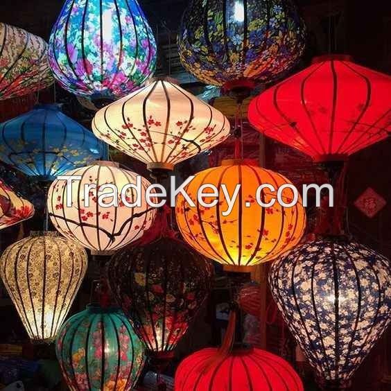 HANDMADE AND DURABLE PAPER LANTERNS / TIMELESS CRAFTSMANSHIP / MADE IN VIETNAM