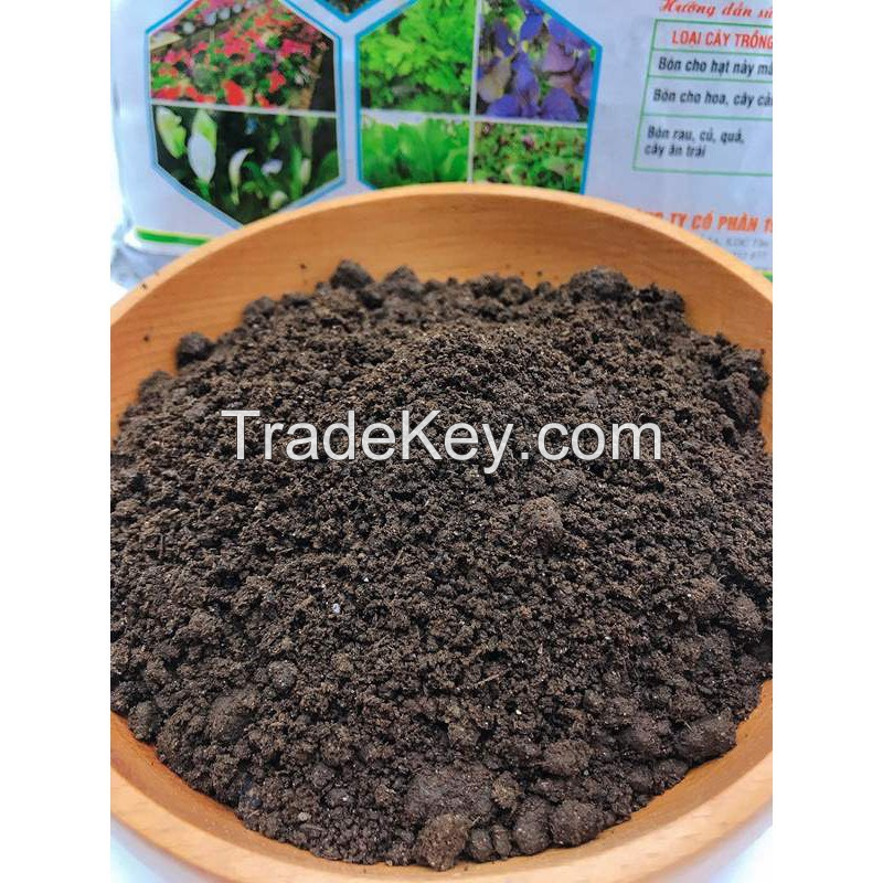 SUPERIOR EARTHWORM CASTINGS / 100% NATURAL FERTILIZER / ECO-FRIENDLY CHOICE / MADE IN VIETNAM