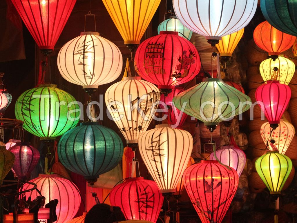 VIETNAMESE BAMBOO LANTERN / CLEAN CRAFTSMANSHIP / PLANT-BASED FABRIC
