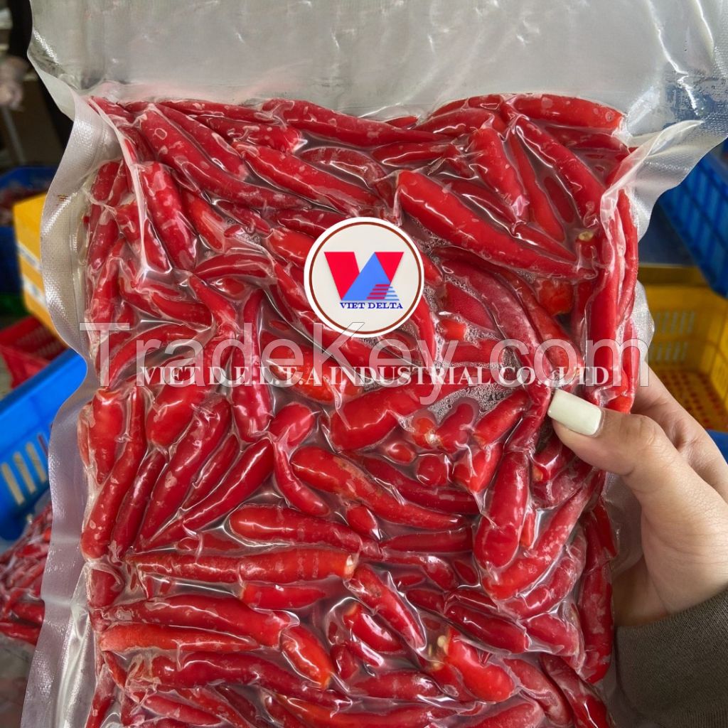 FROZEN SPICY CHILI PEPPERS FOR RESTAURANTS FOOD SERVICE SUPPLIERS AND BULK EXPORT FROM VIETNAM FARMS