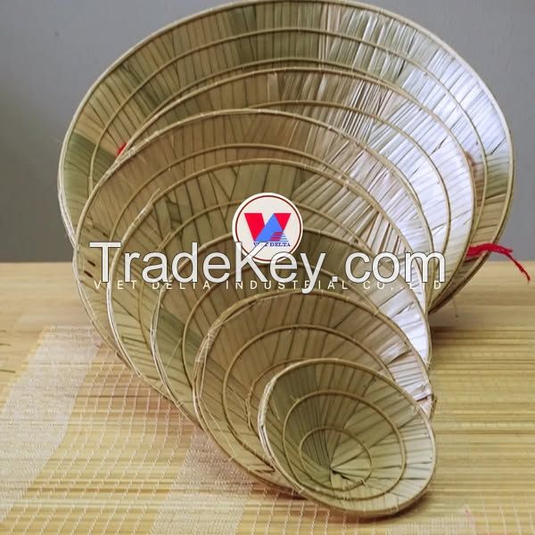 PLANT BASED CLEAN LABEL CONICAL HAT HANDMADE FOR SUN SHADE AND CULTURAL STYLE FROM NATURAL MATERIAL