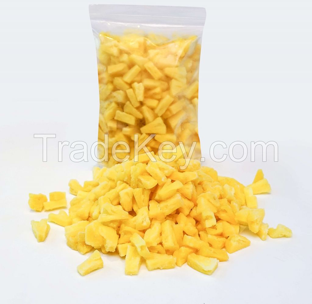 ALL NATURAL FROZEN PINEAPPLE / NON GMO AND NO ADDITIVES / READY FOR HEALTHY FOOD LINES AND OEM PRIVATE LABEL PRODUCTS