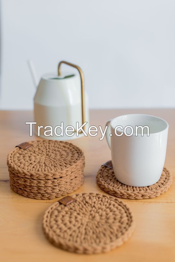SUSTAINABLE RATTAN AND COCONUT COASTER SET WHOLESALE
