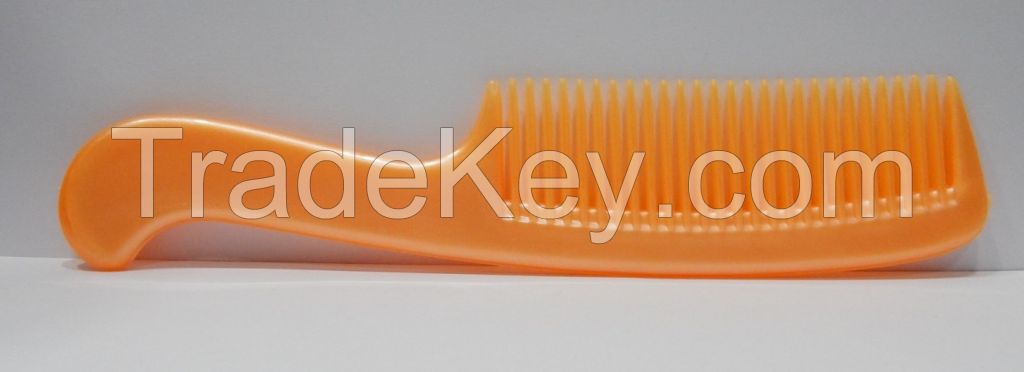 DETANGLED CURVED HANDLE PLASTIC COMB