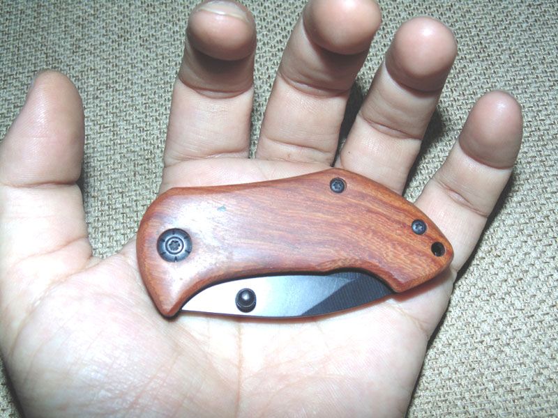 Wooden handl pocket knife