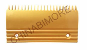 Escalator comb plate