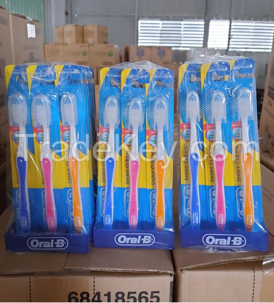 Orral-B Shiny Clean adult toothbrush