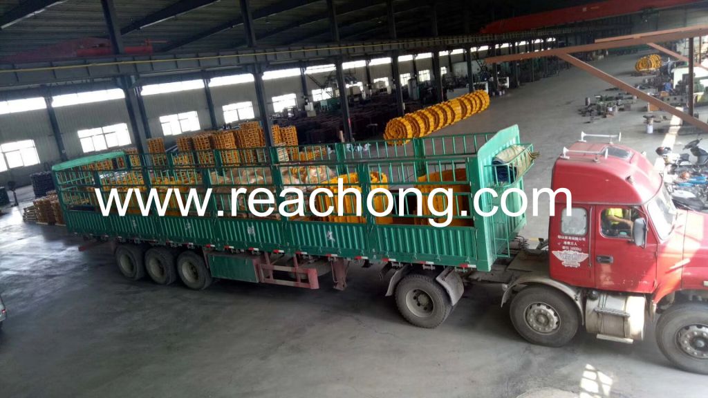 Bulldozer/Excavator spare undercarriage part  D80/D60/D155/D275/D375/SD16/SD22/SD32/T170 SHANTUI track roller wheel