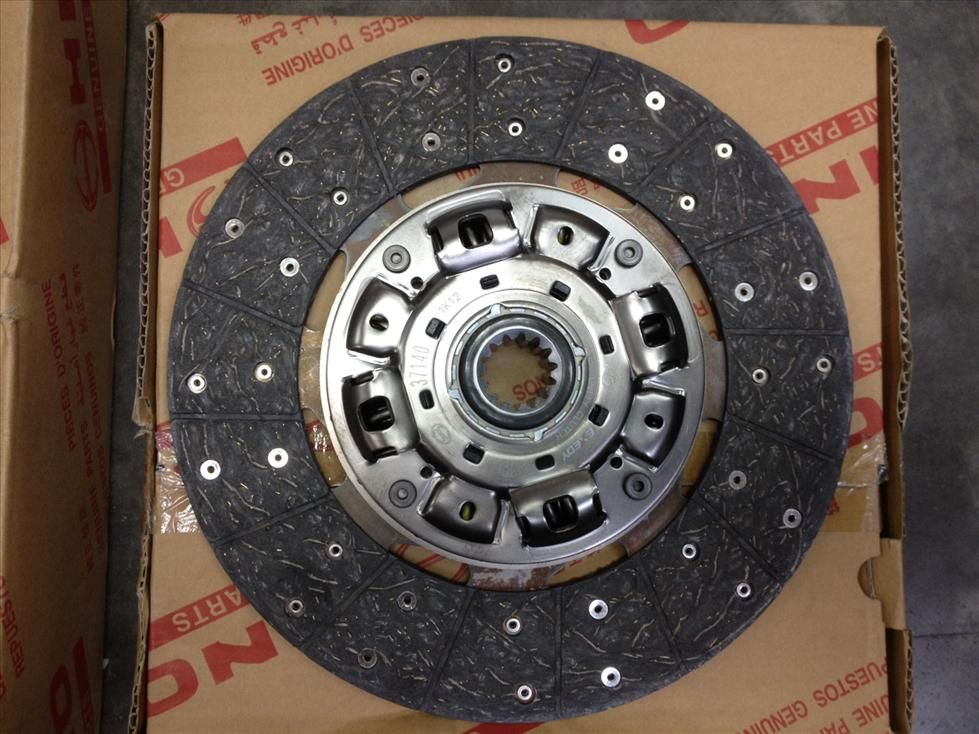 Clutch disc and clutch cover for HINO ISUZU FUSO UD