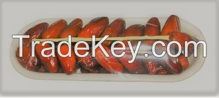 Deglet Nour dates pitted processed