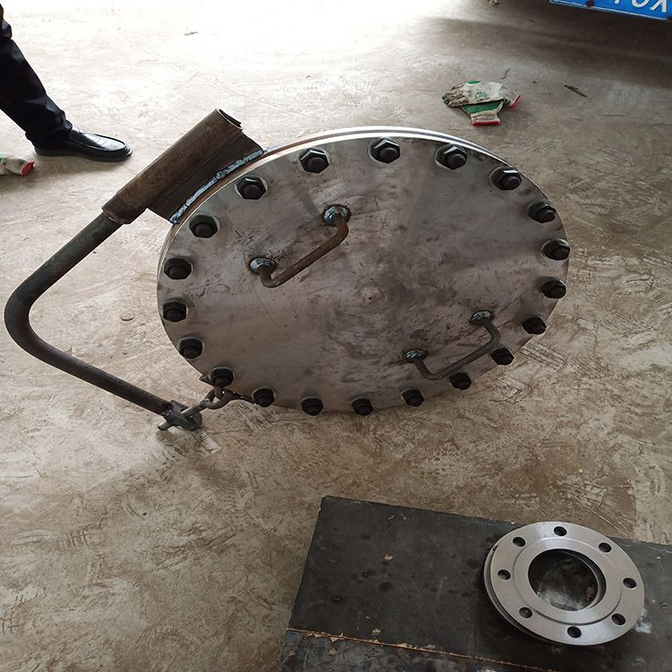 Manhole flange