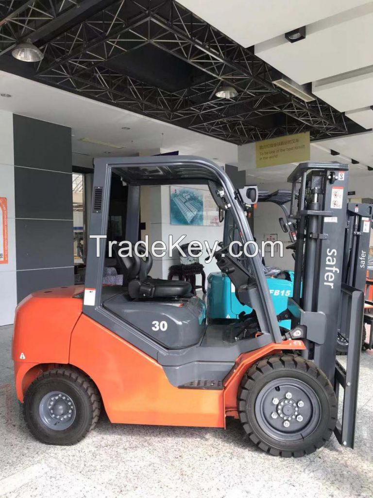 3 tons diesel forklift trucks