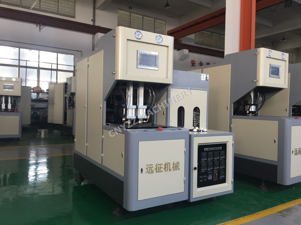 Semi automatic PET bottle blow molding machine