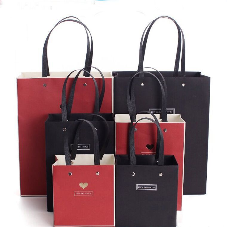 Small order accepted environmental gloss varnish kraft paper gift bag with handle for souvenir