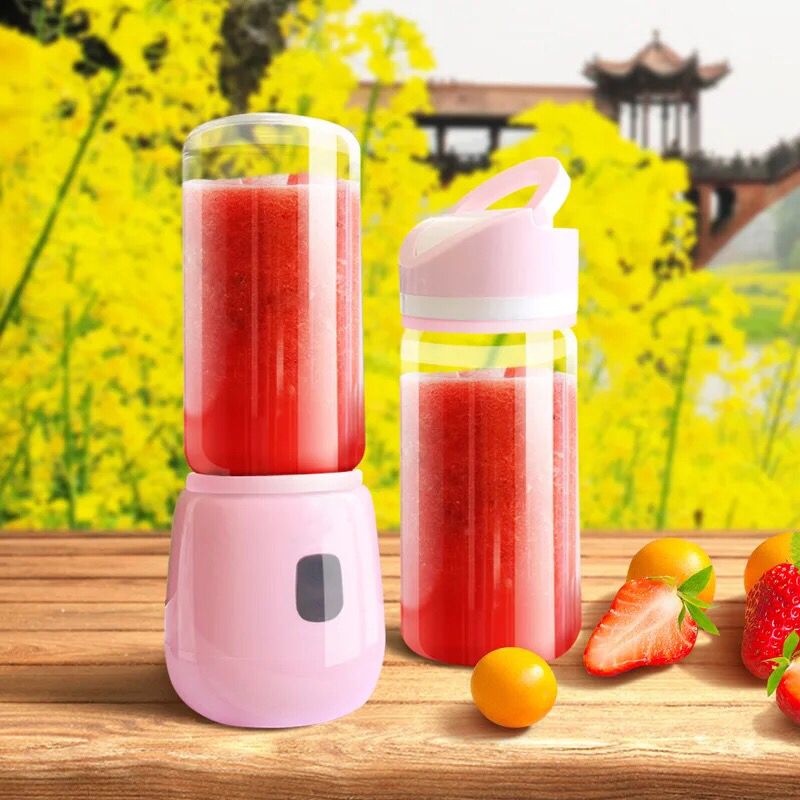 Portable Blender, Mini Personal Blender Small Smoothie Blender USB Fruit Juicer USB Rechargeable, Waterproof, BPA Free