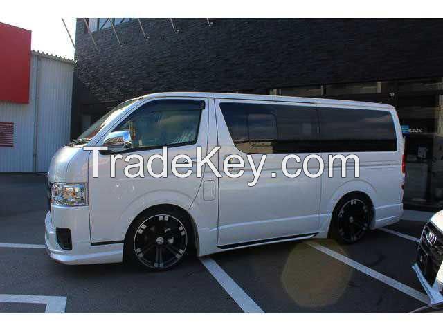 TOYOTAS HIACE BUS