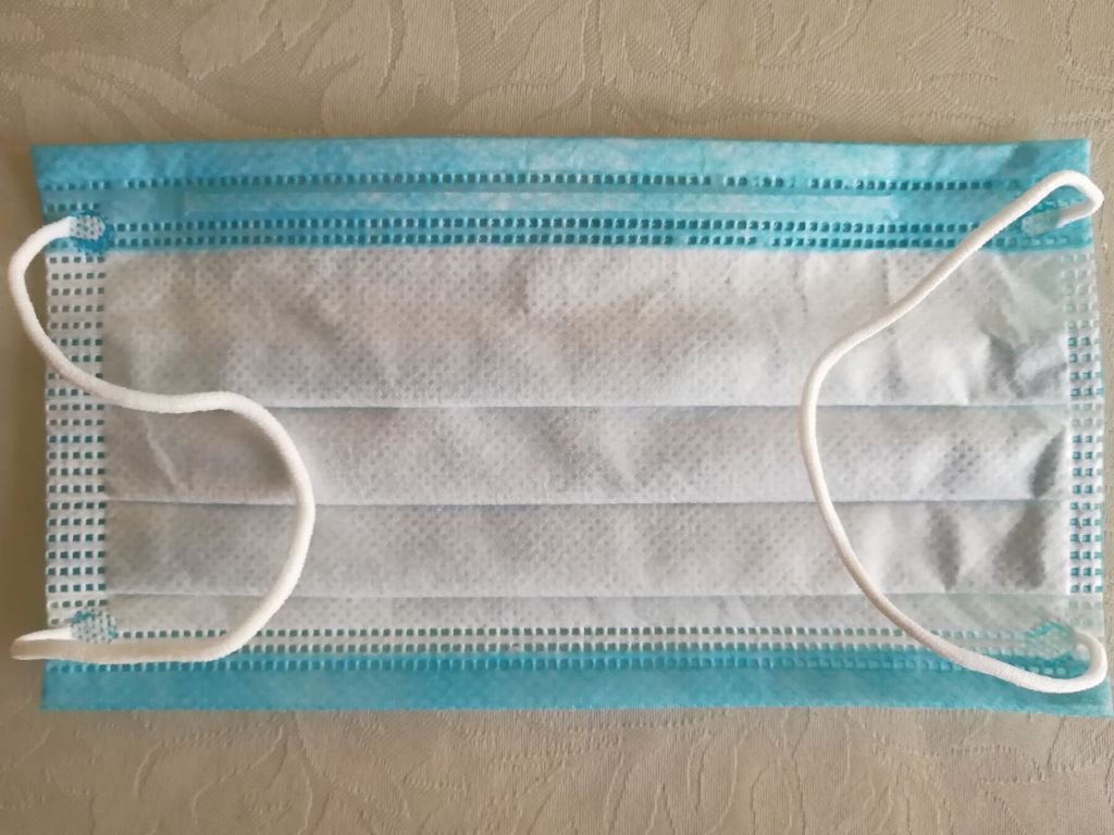 Disposable face mask