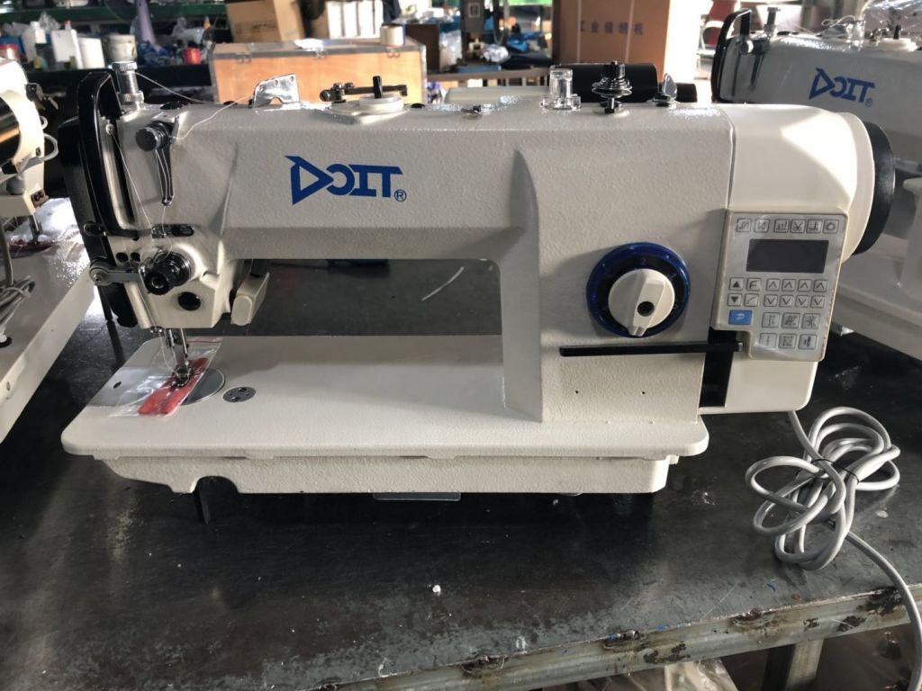 Computerized High Speed Lockstitch Needle feed Sewing Machine DT7903-K7