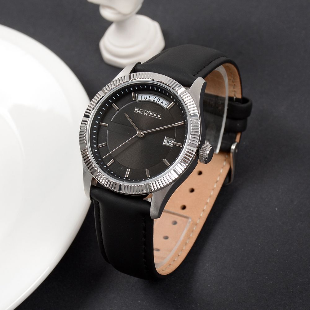 Double Calendar Stainless Steel Water Resistant Watch for Decoration 