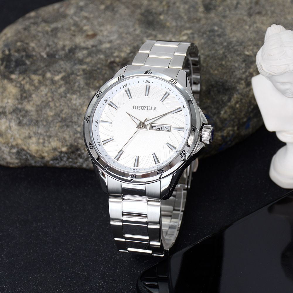 Custom Stainless Steel Applied Index Riveted Dial Fashion Wrist Watch 