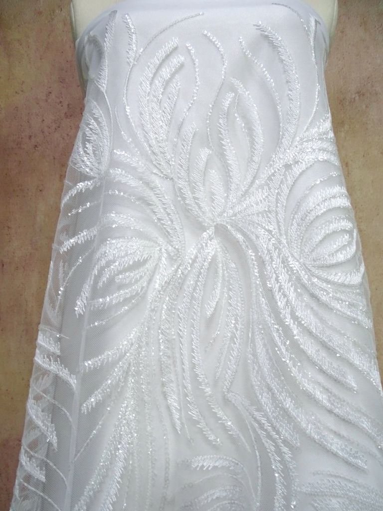 Hot sale good quality Embroidered white lace Fabric For Wedding gowns/