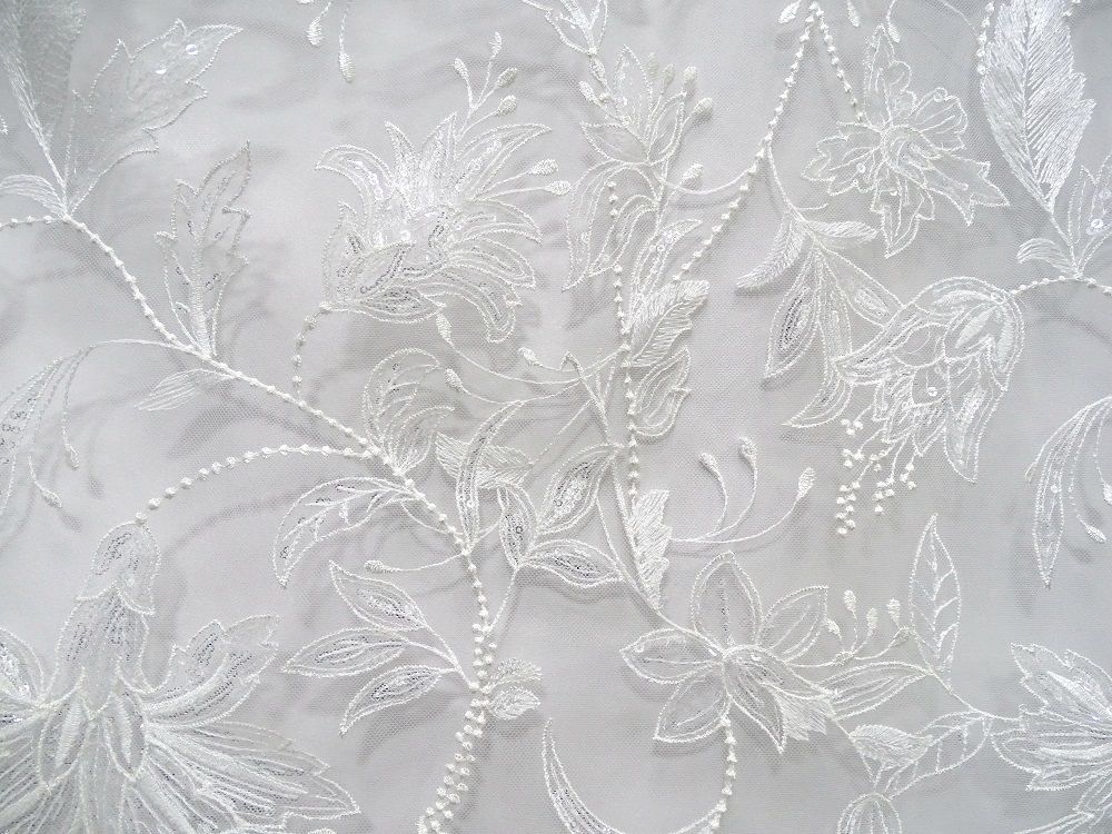 New design ivory lace Embroidered lace Fabric for Wedding gowns/bridal dress