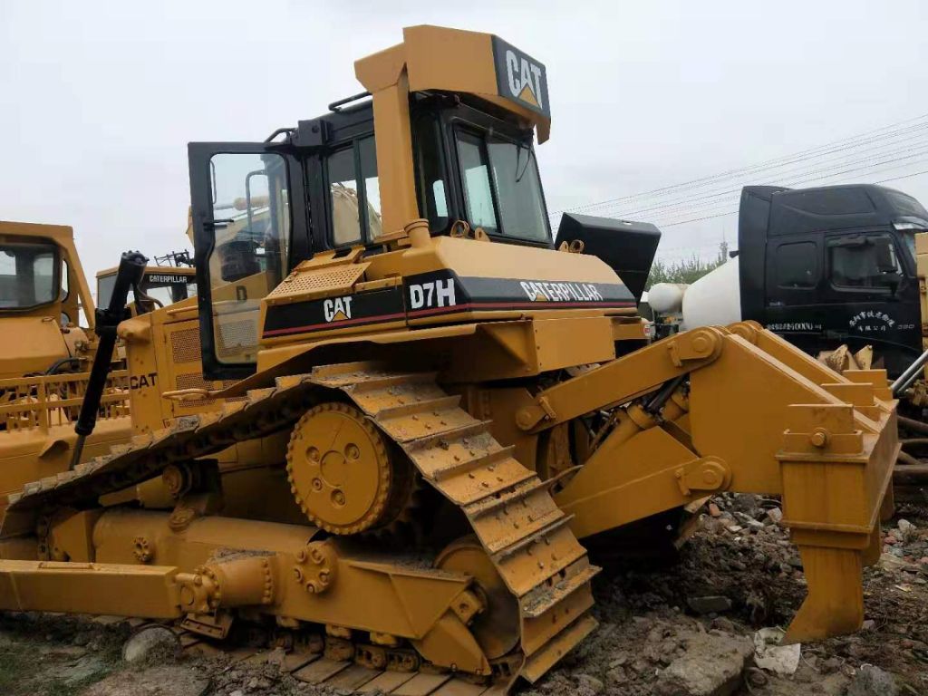 used caterpillar D7H bulldozer