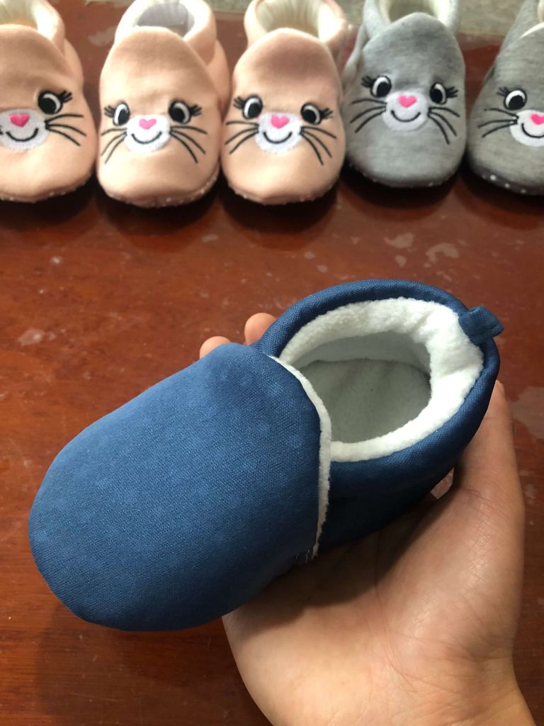 Child shoes