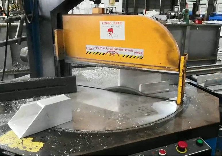 Aluminum formwork blanking machine