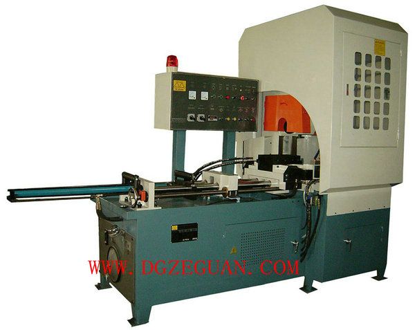 Oil pressure automatic aluminum bar blanking machine