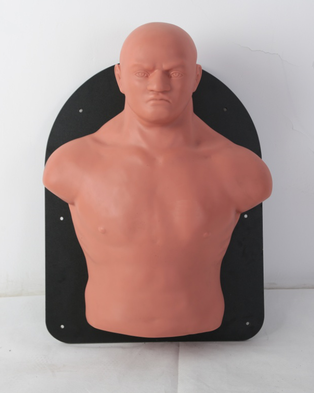 WALL-MOUNTED PUNCHING DUMMY