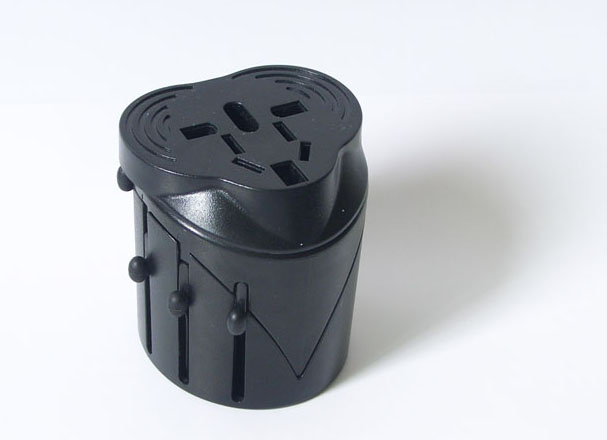 Universal travel plug adapter