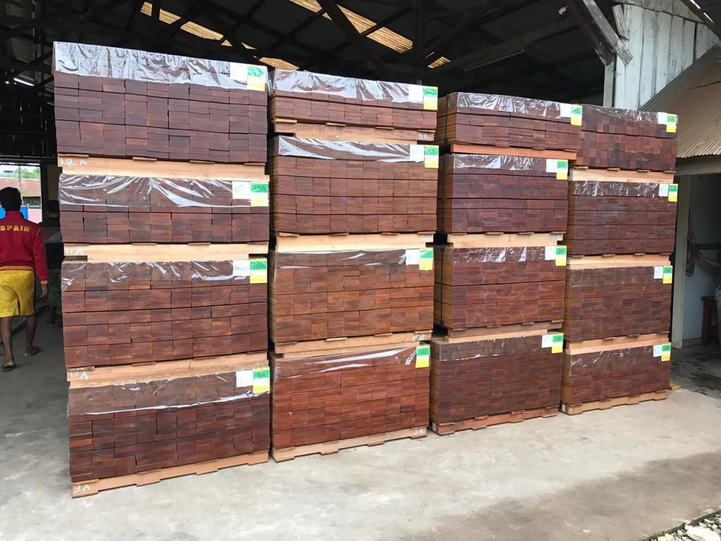 WOOD DECK MATERIAL OUTDOOR PRODUCTS